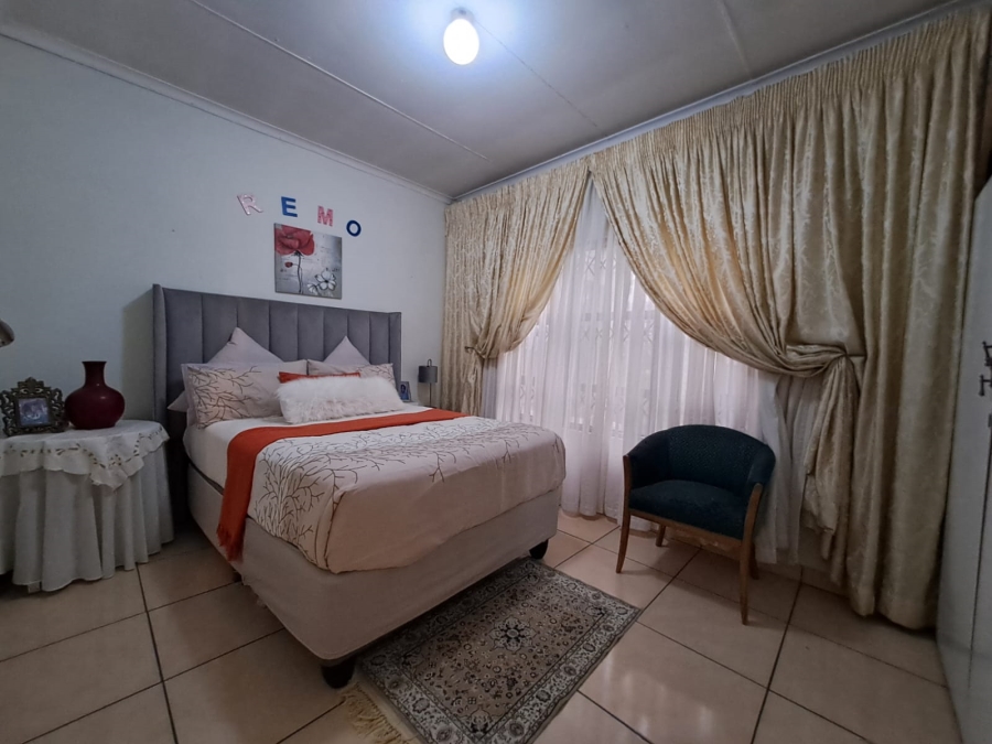 3 Bedroom Property for Sale in Rustenburg North North West